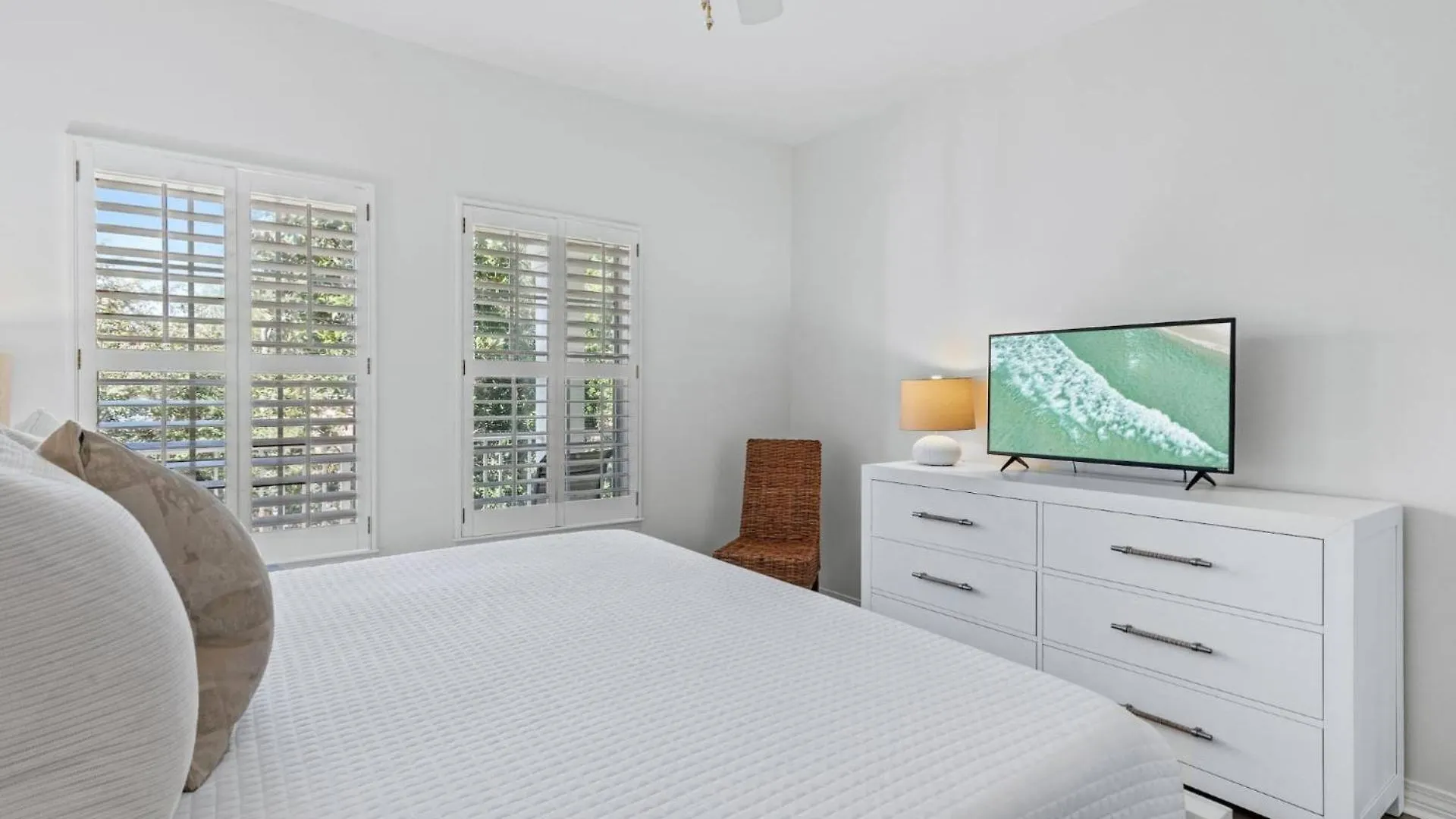 Vista Bluffs 90 ~ Casa Beachy Blanca Destin Holiday home