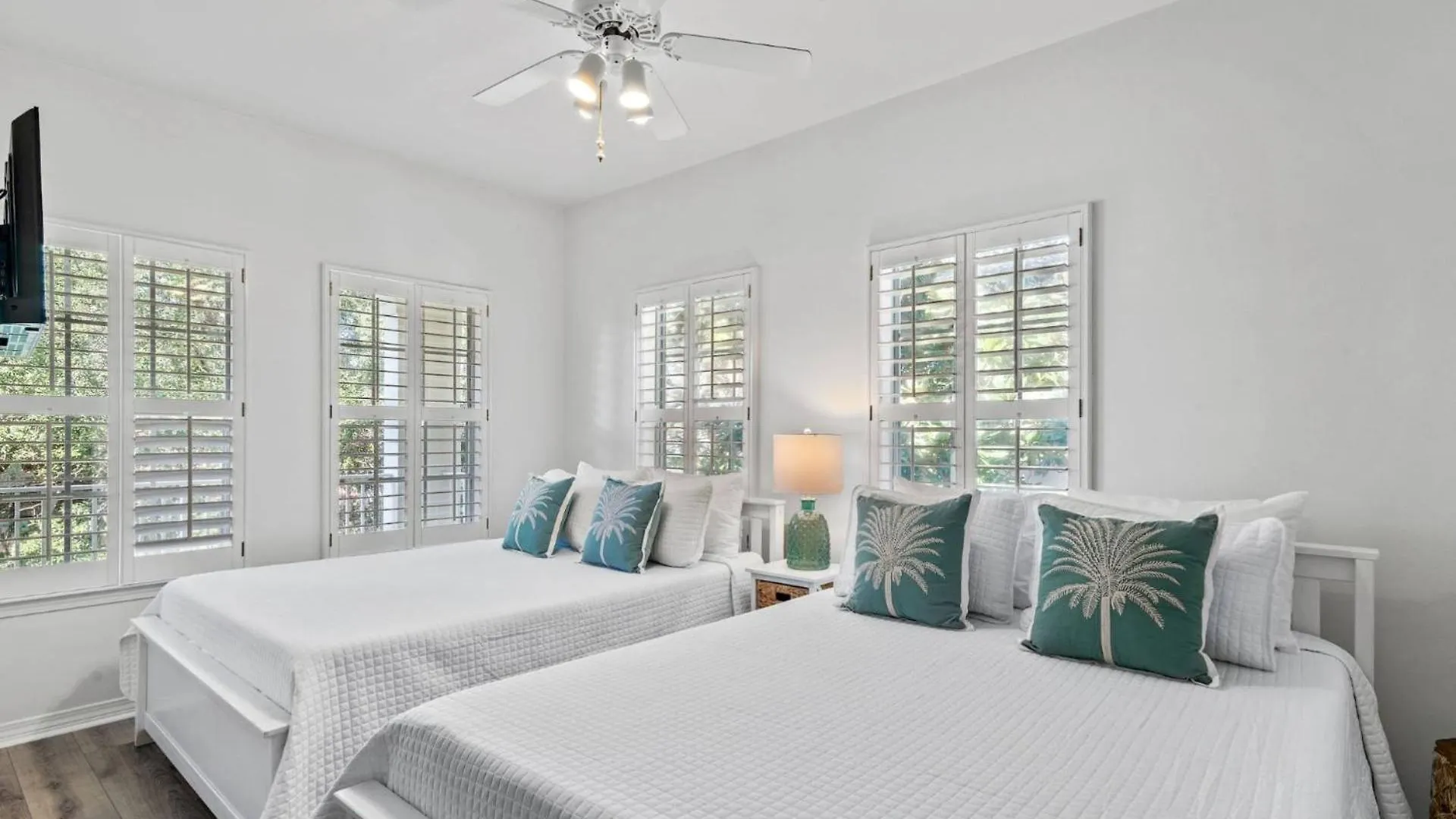 Vista Bluffs 90 ~ Casa Beachy Blanca Destin Holiday home